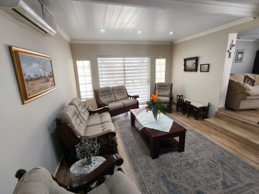 4 Bedroom Property for Sale in Safari Gardens North West